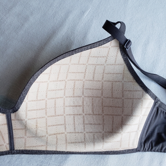 Victoria's Secret No-Wire Bra sz 34D - Picture 4 of 7